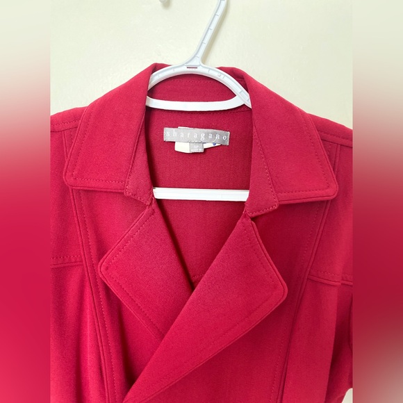 Red long coat with belt. - Picture 4 of 6